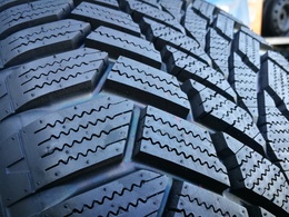 235/60R18 Giti Winter W1 SUV 106V Új! DOT2620