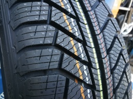 215/65R16 Point S Winter S  98H