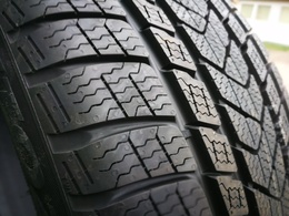 275/40R19 Pirelli Winter Sottozero 3 RFT 105V XL DOT3221 Új!