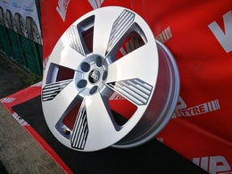 Audi Q8 e-tron új alufelni R19X8J,5X112X66.5, ET34  4KE601025L