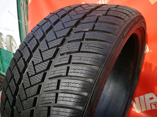 245/35R19 Vredestein Wintrac Pro FR XL 93Y Új! DOT4022
