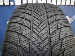 255/55R18 Bridgestone Blizzak LM001 FR * DOT1823