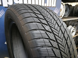 255/55R18 Bridgestone Blizzak LM001 FR * DOT1823