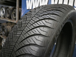 195/55R20 Goodyear Vector 4Seasons GEN-2 DOT4722