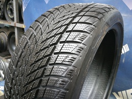 225/40R18 Goodyear UltraGrip Performance 3 FR DOT3624